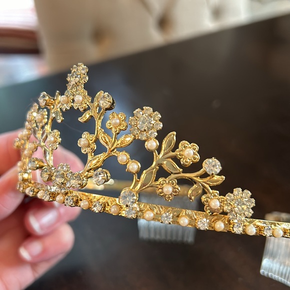 Cathy’s Concepts tiara - like new! In original box! - Picture 2 of 11